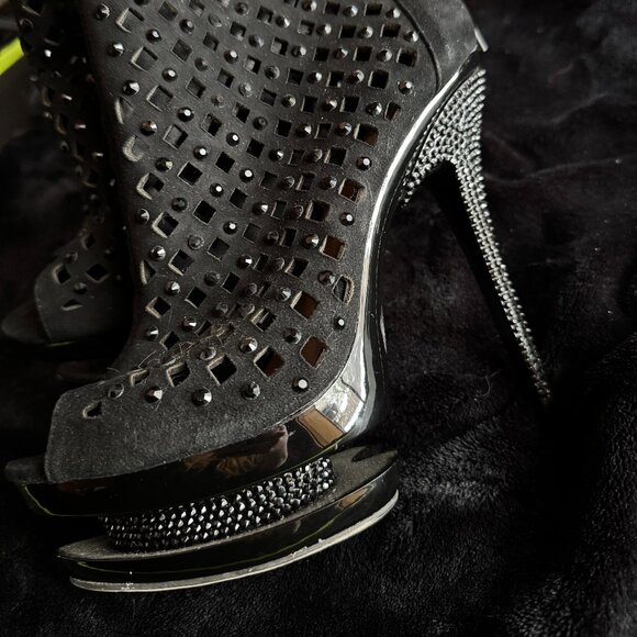 Pleaser Day & Night Fantasia Cut Rhinestone Booties Size 39 - Picture 4 of 7
